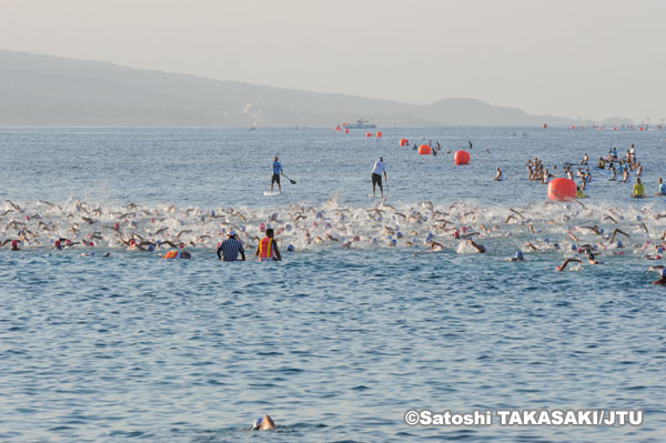 2010年ハワイアイアンマン大会 写真提供=JTU